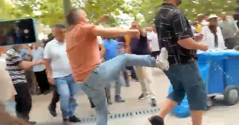 Özgür Özel in cuma çıkışında ortalık karıştı! Sarıgül araya girince arbede çıktı