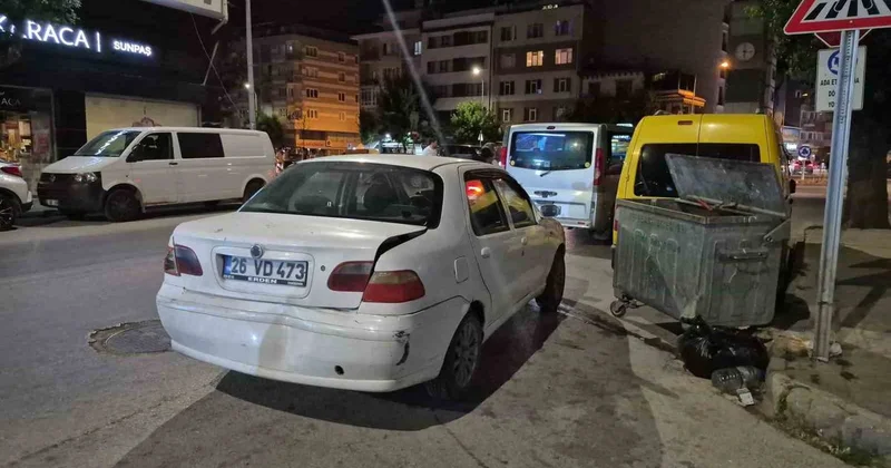 Dolmuş şoförü kazaya davetiye çıkardı: Seyir halindeyken yaptığı şeye bakın
