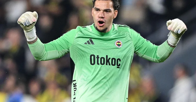 Ederson dan parmak ısırtan performans
