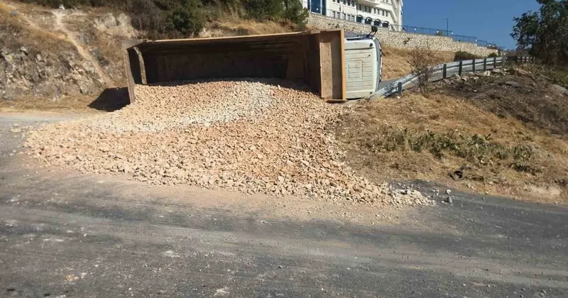 Şoförün manevrası faciayı engelledi