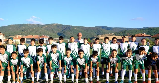 Akdağmadeni nde Yaz Futbol Okulu na katılan 60 gence malzeme desteği Yozgat Haberleri Habertürk Yerel Haberler