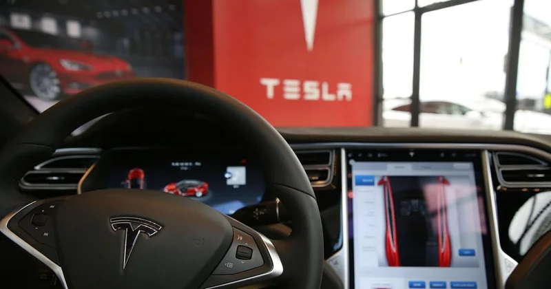 Çin de gizli kapı kolları nedeniyle yaklaşık 3 milyon Tesla geri çağrıldı