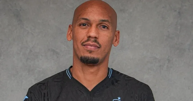 Trabzonspor, Fabinho transferinin detaylarını açıkladı! Trabzonspor, 32 yaşındaki Brezilyalı futbolcu Fabinho ile 2 yıllık anlaşma sağlandığını açıkladı....