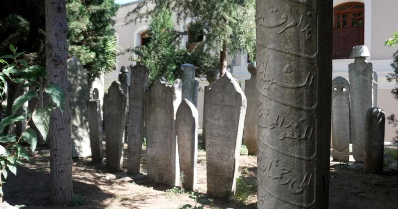 Mezar taşları kayıt altına alınıyor