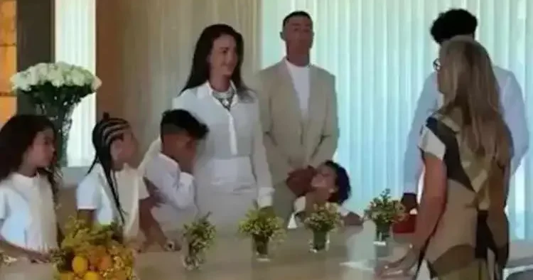 Nikah sonrası çocuklar için kararını verdi: Rodriguez den Ronaldo nun çocukları için hukuk mücadelesi