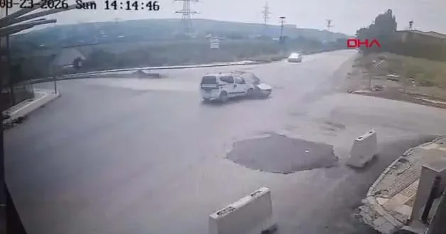 Kavşakta kafa kafaya çarpıştılar: Osmaniye deki dehşet anları güvenlik kamerasında