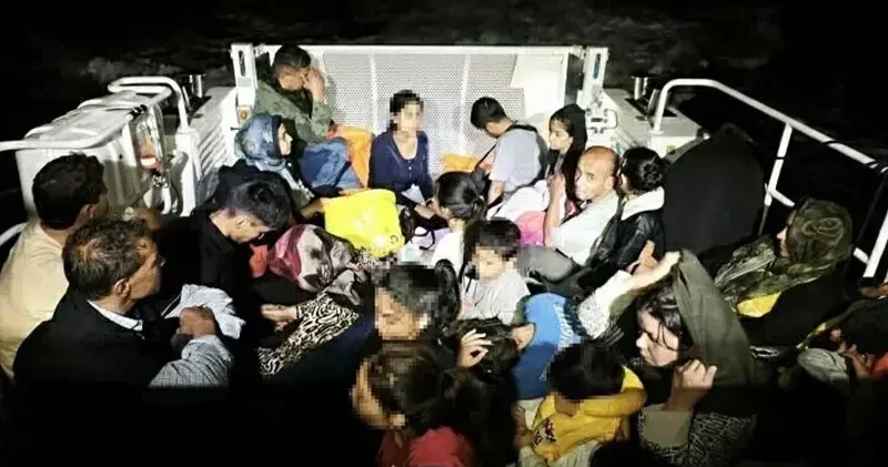 Çanakkale de 15 i çocuk 32 kaçak göçmen yakalandı