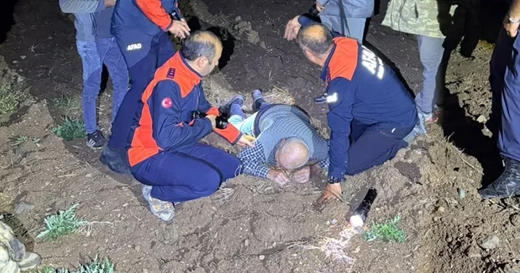 Endişe dolu saatler: Kaybolan yaşlı adam dağda uyurken bulundu