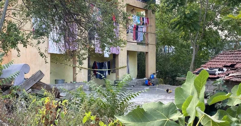 4 yaşındaki kızı duruşmada annesinin gözyaşlarını sildi! Savcı müebbet istedi