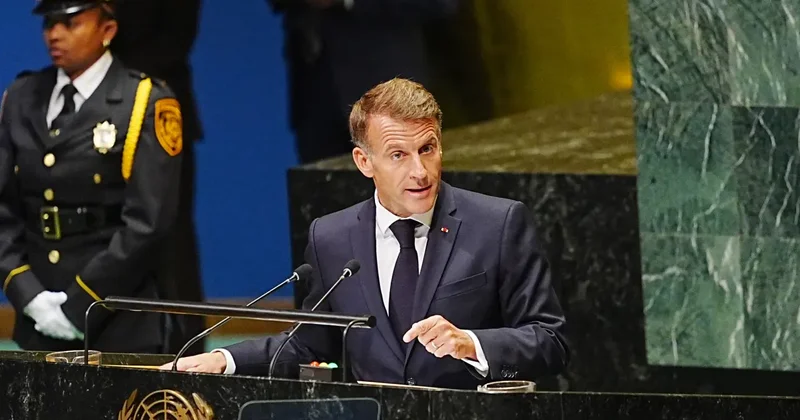 Macron Hiç kimseyi suçlamak istemiyorum dedi: Hürmüz için açtı ağzını yumdu gözünü!