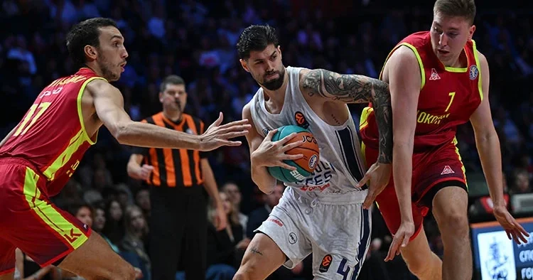 Anadolu Efes Barça sınavında