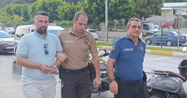 Antalya haberleri Trafik çevirmesinde yakayı ele verdi! Cinayet şüphelisinin ehliyeti ölüye ait çıktı 24 Eylül 2026