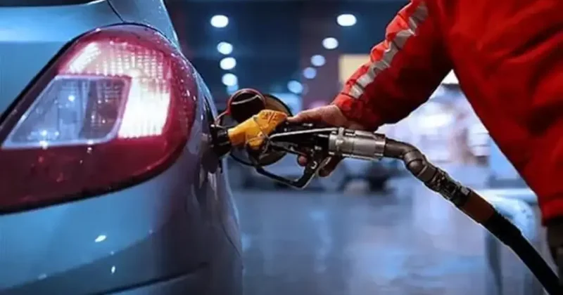 Son dakika: Akaryakıtta dev indirim! Gece yarısından itibaren fiyatlar değişti...