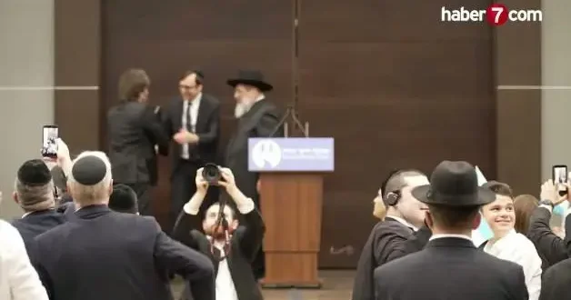 Devlet Başkanı Milei, New York ta Yaşasın İsrail sloganlarıyla dans etti