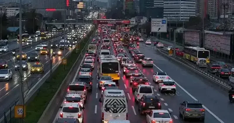 Rapor: İstanbul trafiği yılda 288 saate varan zaman kaybına neden oluyor