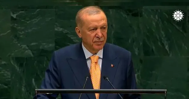 Cumhurbaşkanı Erdoğan BM kürsüsünde Üstad Sezai Karakoç’un mısralarıyla tarihe not düştü: Gerekirse bedel öderiz