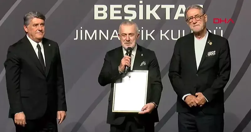 Beşiktaş ta Divan Kurulu Başkanlığına seçilen Ahmet Ürkmezgil ve Divan Başkanlık Kurulu üyeleri mazbatalarını aldı
