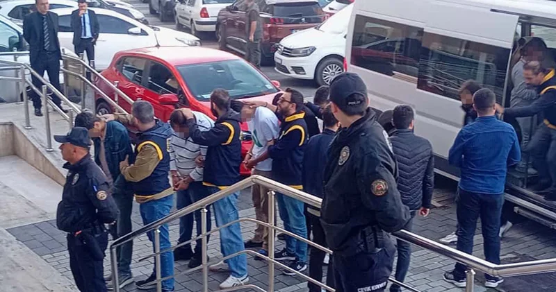 Emekli madenciyi 2,5 milyon lira dolandıran 5 şüpheli tutuklandı