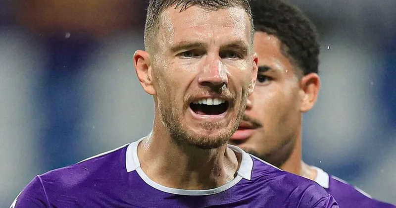 Tarihe geçti! 39 luk Dzeko durdurulamıyor