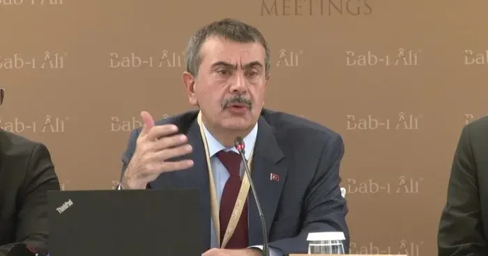 MEB Başkanı Tekin: Sınavlarda yapay zeka destekli açık uçlu sorular olacak