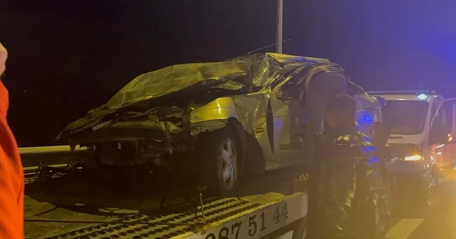 Bolu Dağı Tüneli çıkışında otomobil bariyerlere çarptı: 1 i ağır 3 yaralı Bolu Haberleri