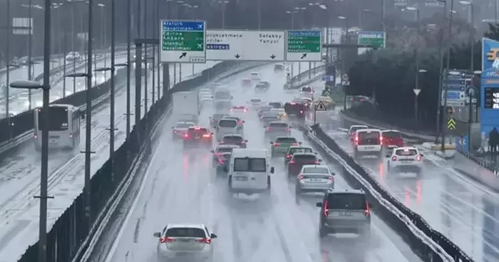 İstanbullular dikkat! Valilikten sarı kodlu yağış, sel ve su baskını uyarısı geldi