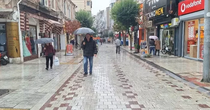 Kırklareli’nde sağanak yağış etkili oluyor