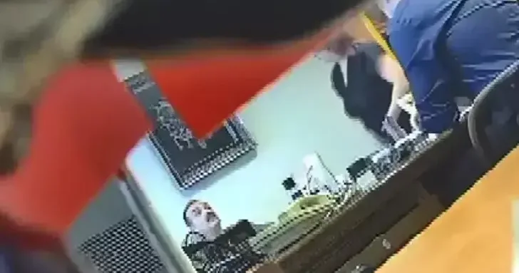 Savcıya tehdit davasında 5 sanığa tahliye