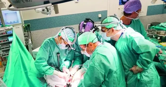 Türk cerrahlar Hollanda’da tarih yazdı Sağlık Haberleri