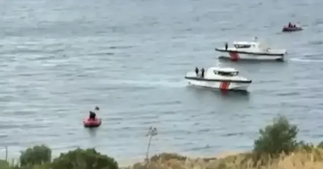 Bodrum da göçmenleri taşıyan lastik bot alabora oldu VİDEO İZLE