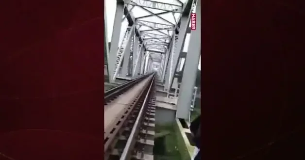 Sosyal medyada beğeni alma sevdası tren çarpan genci canından etti