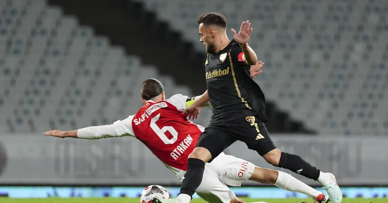 4 gol ve 1 kırmızı kart! Nefes kesen maçta kazanan yok Sözcü Gazetesi