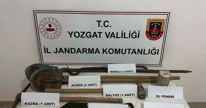 Yozgat’ta Kaçak kazı yapan baba oğula suçüstü yakalandı