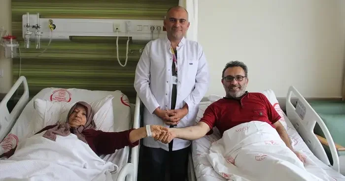 5 gün arayla kalp krizi geçirdiler! Anne ve oğlu aynı gün yapılan anjiyoyla sağlığına kavuştu