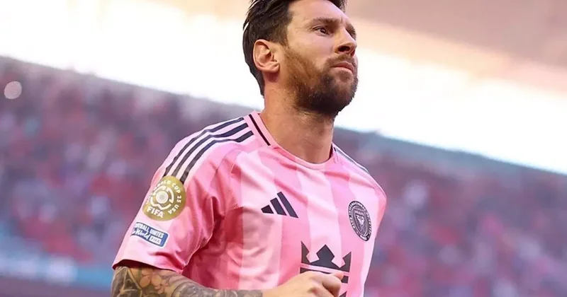 Beklenen oldu! Lionel Messi, 3 yıllık imzayı attı