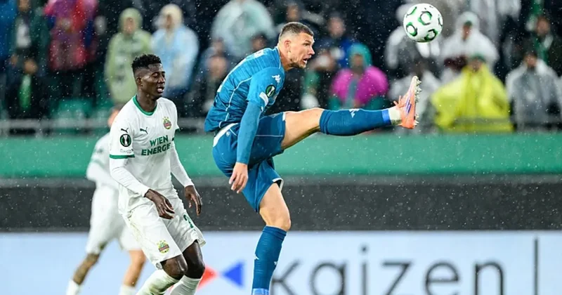 Fenerbahçe nin eski golcüsü Edin Dzeko tarihe geçti!