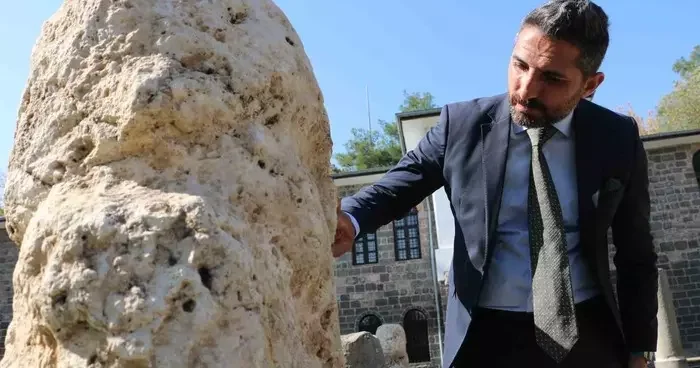Tarihteki ilk kral Sargon’un iki heykeli Diyarbakır Müzesi’nde ziyarete açıldı