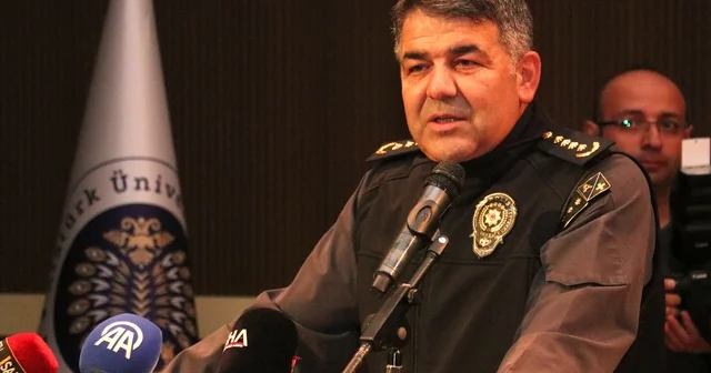 Erzurum polisi uyuşturucuya sıfır tolerans vurgusuyla öğrencilere Narkogençlik eğitimi verdi Erzurum Haberleri
