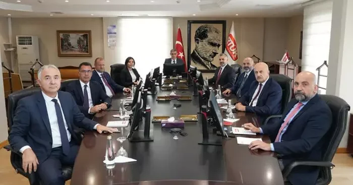 RTÜK te görev değişimi! Ebubekir Şahin: İçimde bayrağı emin ellere teslim etmenin huzuru var