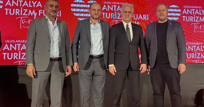 DTSO Turizm komisyonu Başkanı Ümit Yıldırım Antalya’da Tamer Karadağlı ile görüştü