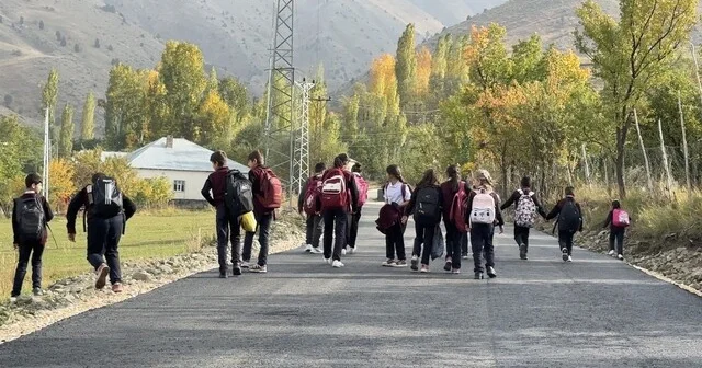 Devlet yatırımlarıyla İran sınırındaki vatandaşların 40 yıllık yol sorunu bitti Hakkari Haber Habertürk Yerel Haberler