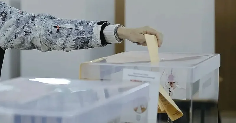 Sırbistan da halk erken genel seçim için yarın sandık başına gidecek
