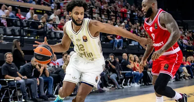 Olympiakos Fenerbahçe Tarfin: 61 64