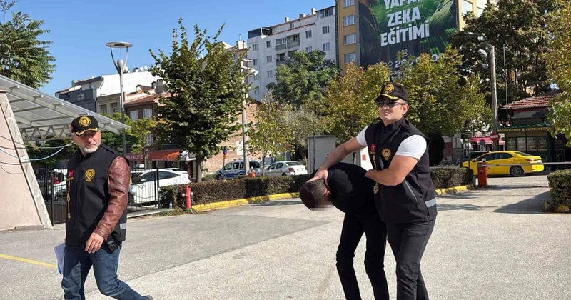 Eskişehir de öğrenciye zorla tespih satıp 100 TL alan şüpheliye ev hapsi verildi