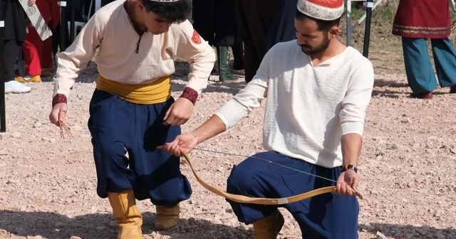 Geleneksel Türk Okçuluk Türkiye Şampiyonası 2 nci gününde sürüyor Bursa Haber Habertürk Yerel Haberler