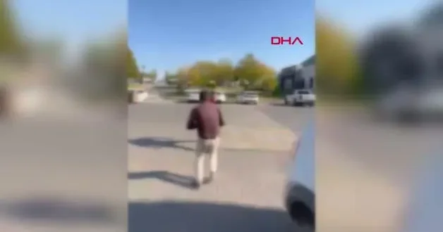 Eski kulüp yöneticisi, bıçakladığı husumetlisinin yakınları tarafından sopalarla dövüldü