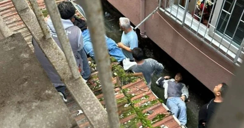 SON DAKİKA HABERİ: İki genç kız birlikte 3. kattan düştü! Çarşaf koptu Son dakika haberleri