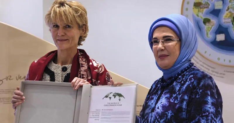 Emine Erdoğan, Kanada Başbakanı nın eşi Carney ile Sıfır Atık Vakfını ziyaret etti