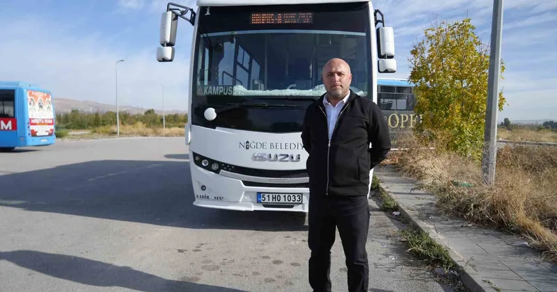 Niğde de otobüs şoförü fenalaşan öğrenciyi güzergah değiştirip acil servise ulaştırdı