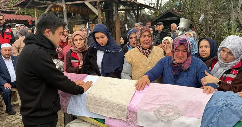 Maden ocağındaki grizu patlamasında ölen 2 işçi toprağa verildi